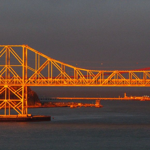 Meet your Posher, Jennifer - Picture 1 of 2